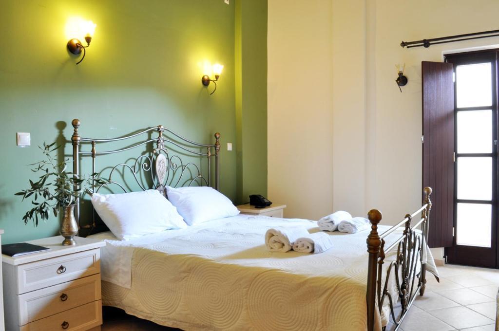 Areos Polis Boutique Hotel อาเรโอโปลิส ภายนอก รูปภาพ